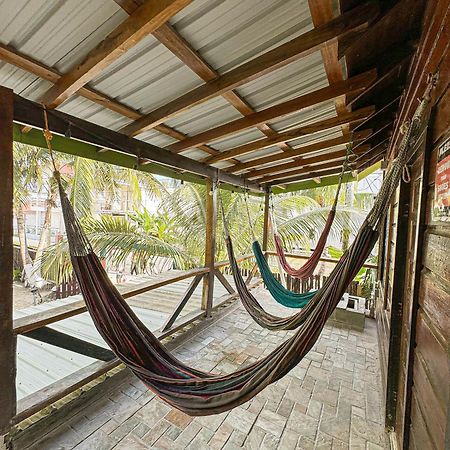 Bella'S Backpackers Hostel Cayo Caulker Exterior foto
