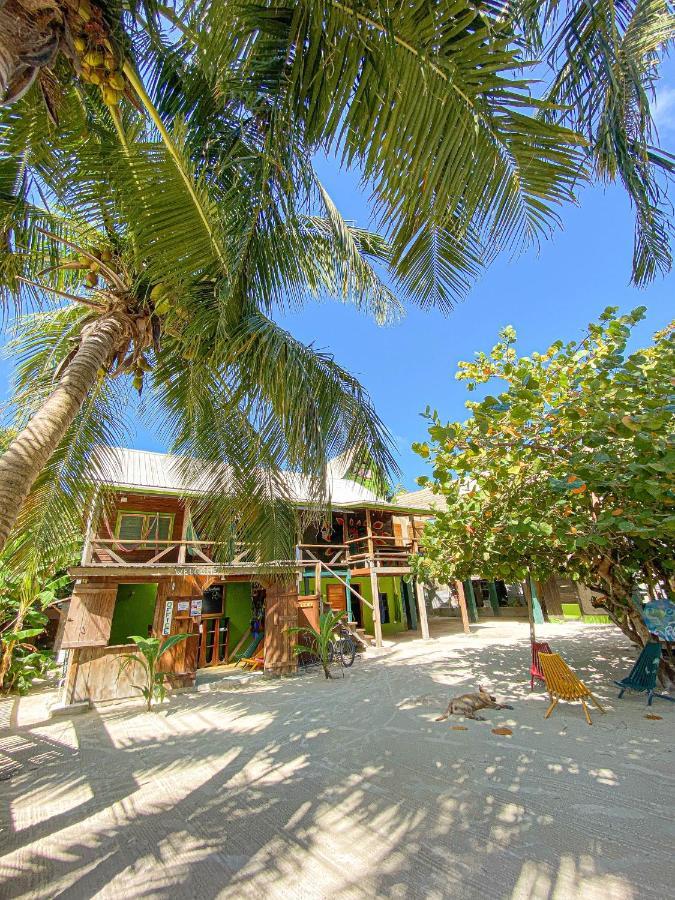 Bella'S Backpackers Hostel Cayo Caulker Exterior foto