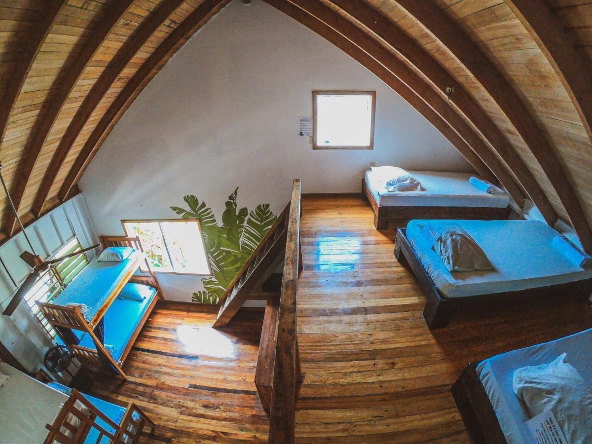 Bella'S Backpackers Hostel Cayo Caulker Exterior foto