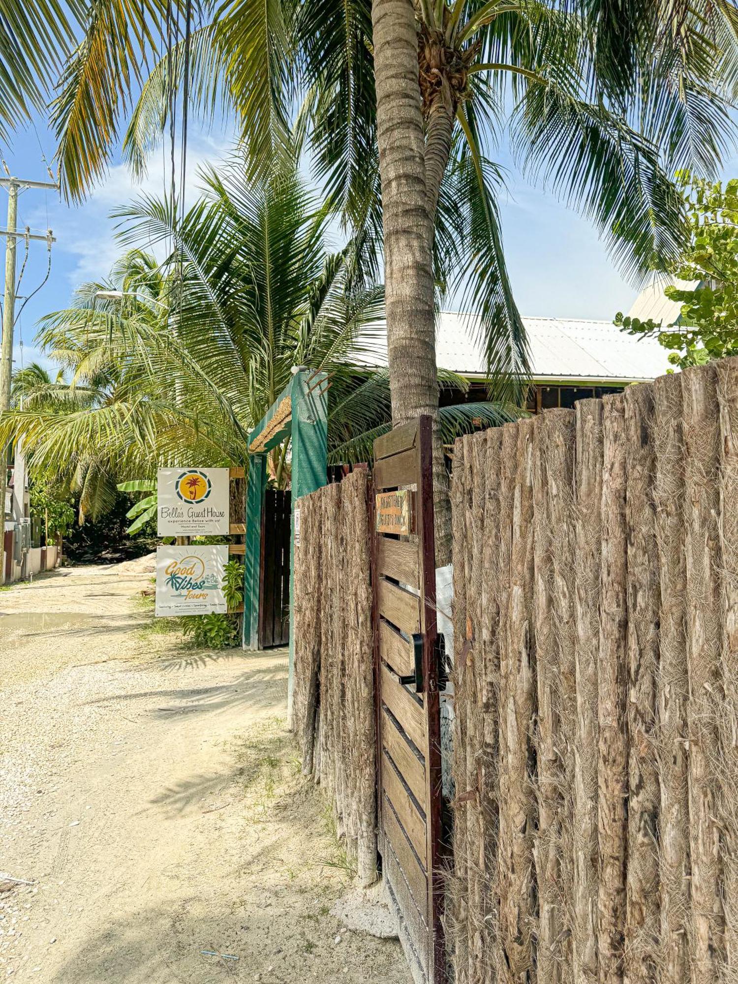 Bella'S Backpackers Hostel Cayo Caulker Exterior foto
